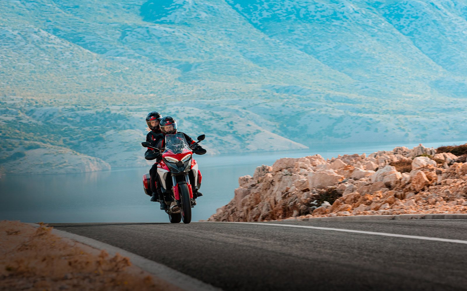 Sportier and more touring, stronger in off-road use and easier in urban<br>action.