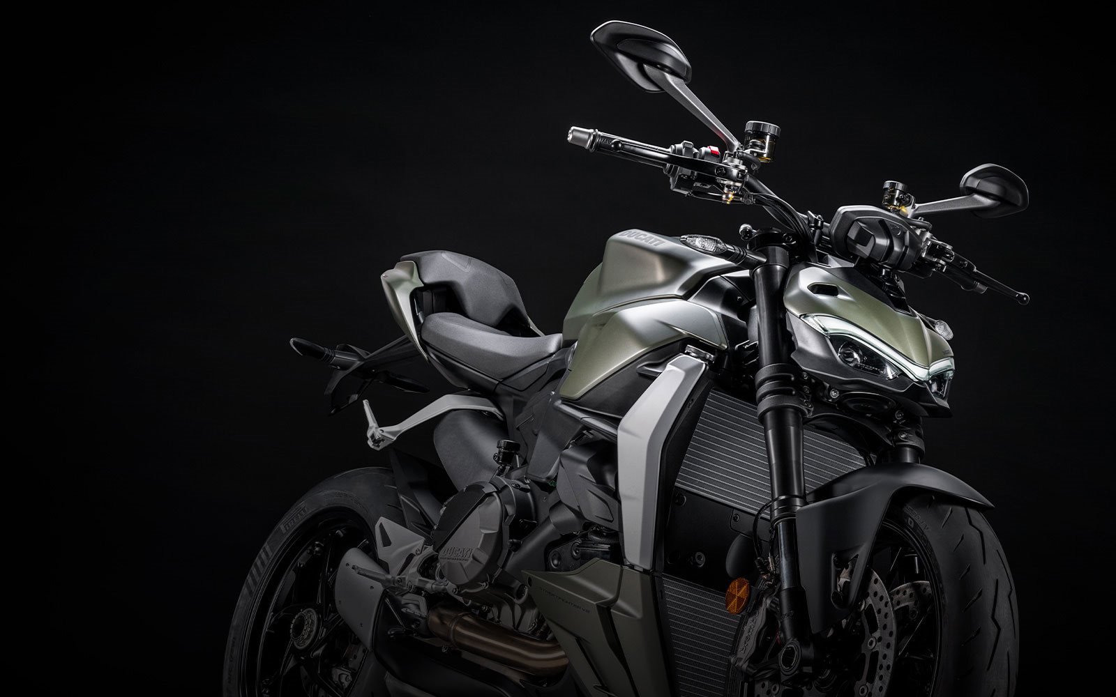 Now available in a new matt metallic green colour that enhances the<br>design of the bike: Storm Green
