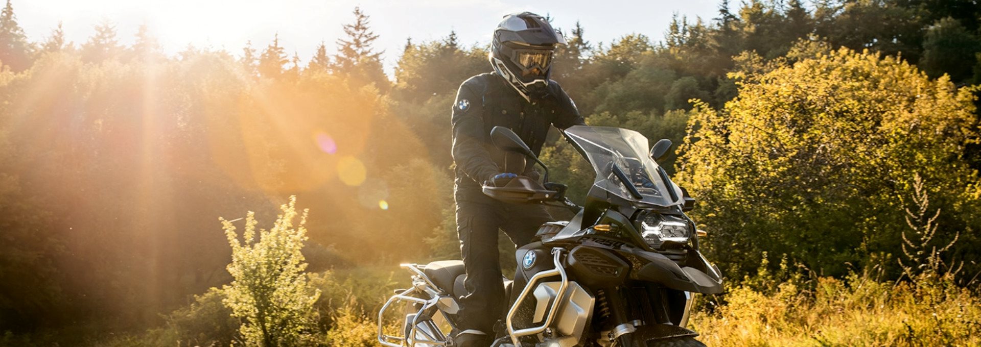 GET UP TO 40,000 SEK* IN VALUE WITH YOUR PURCHASE OF A FULLY EQUIPPED BMW R 1250 GS ADVENTURE**
