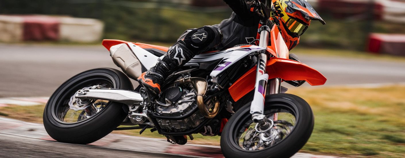 KTM Banner
