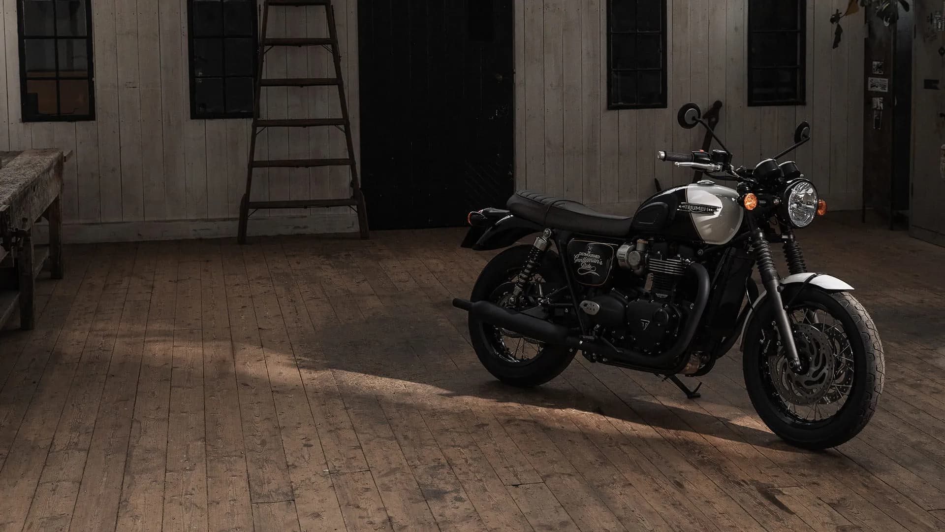 BONNEVILLE T120 BLACK - DGR LIMITED EDITION