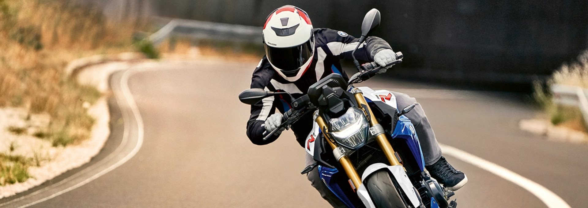 GET A NEW BMW F 900 R FROM JUST 99 990 SEK*


