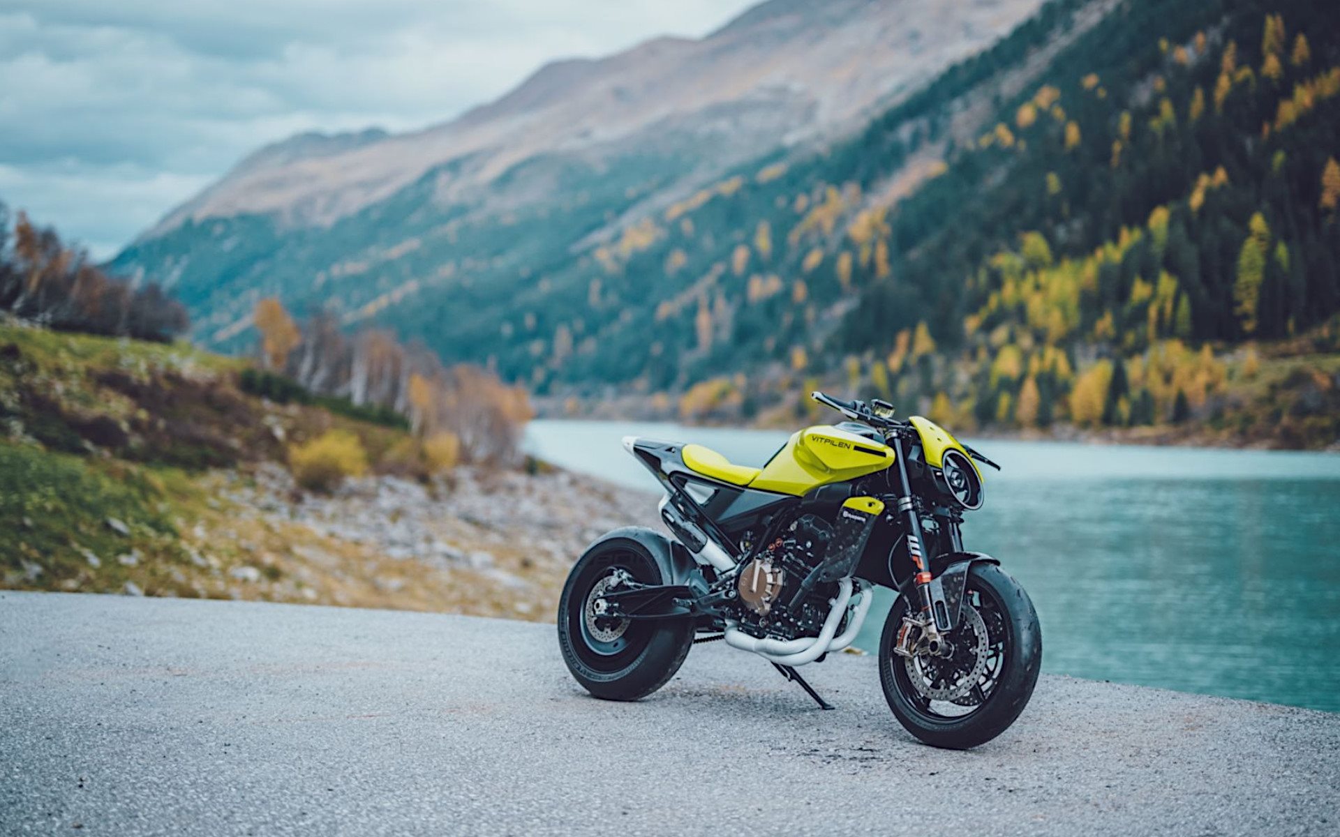Husqvarna Banner