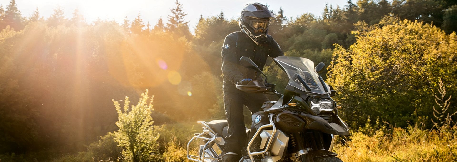 Save up to 40,000 SEK on a fully equipped BMW R 1250 GS Adventure*

