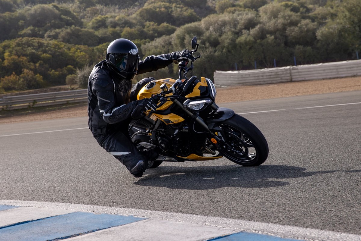STREET TRIPLE 765: KUNDENVORTEIL IN HÖHE VON 765€ SICHERN*