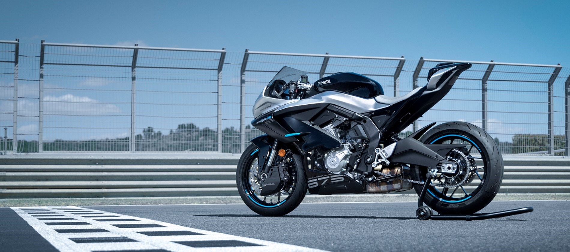 Unter dem aggressiven Racing-Look steckt pure Technikbegeisterung