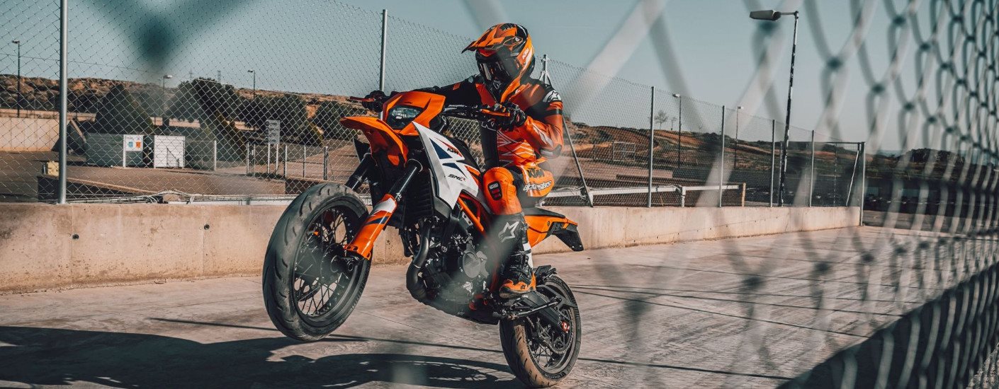 KTM Banner