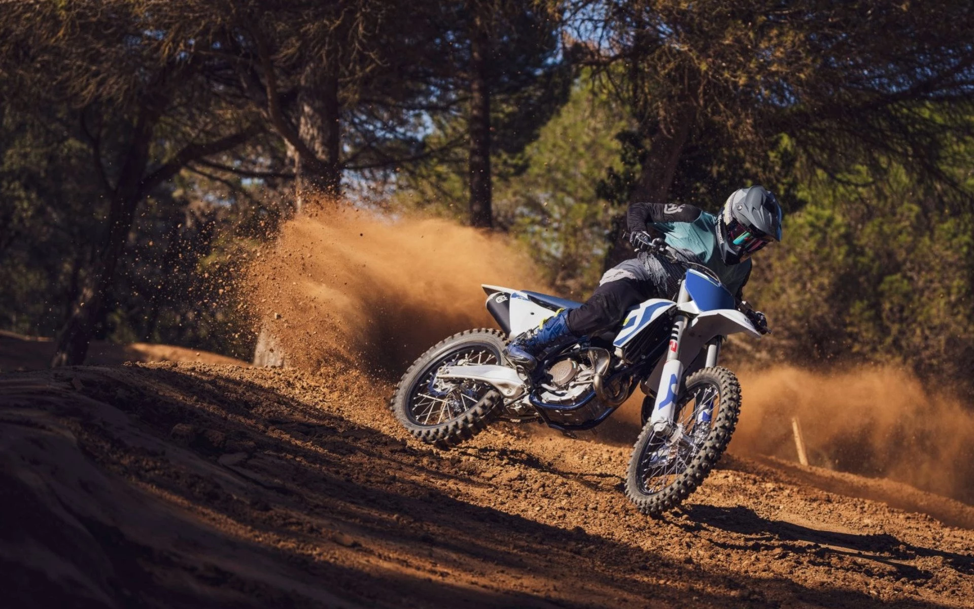 Husqvarna Banner