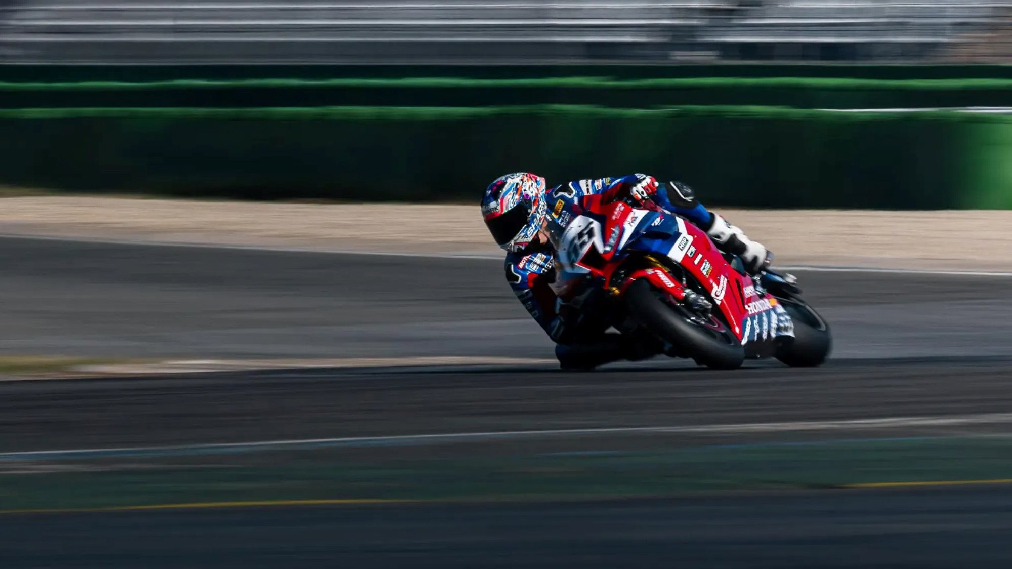 ONE FAMILY, ONE RACING SPIRIT

