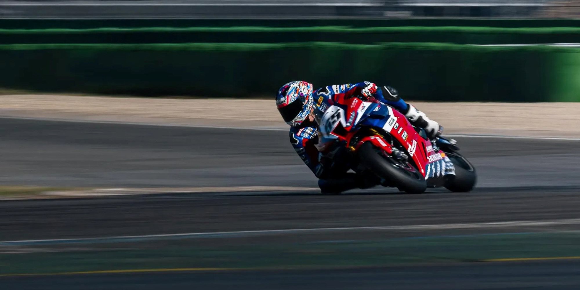 ONE FAMILY, ONE RACING SPIRIT
 ONE FAMILY, ONE RACING SPIRIT