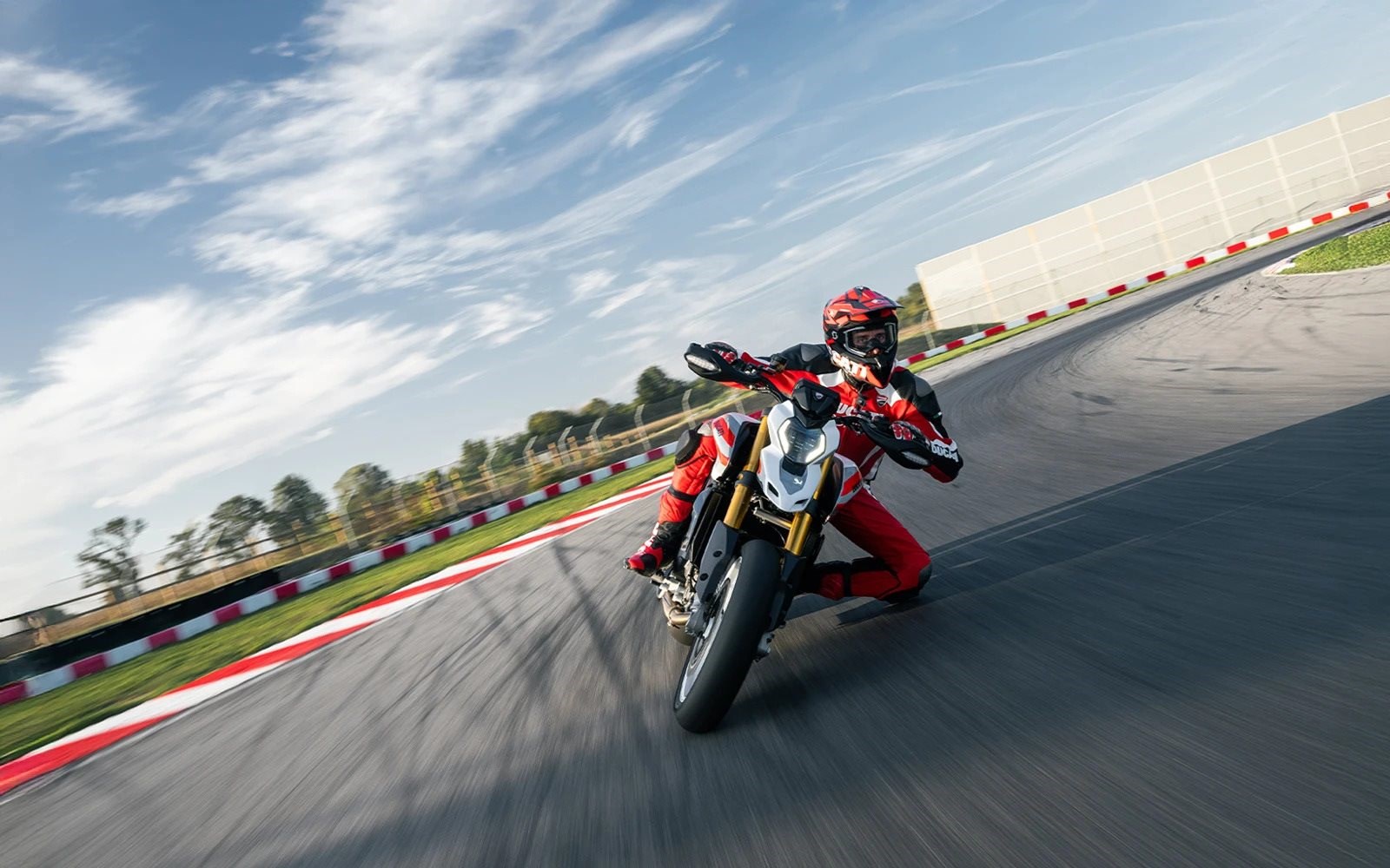 Die neue Hypermotard V2