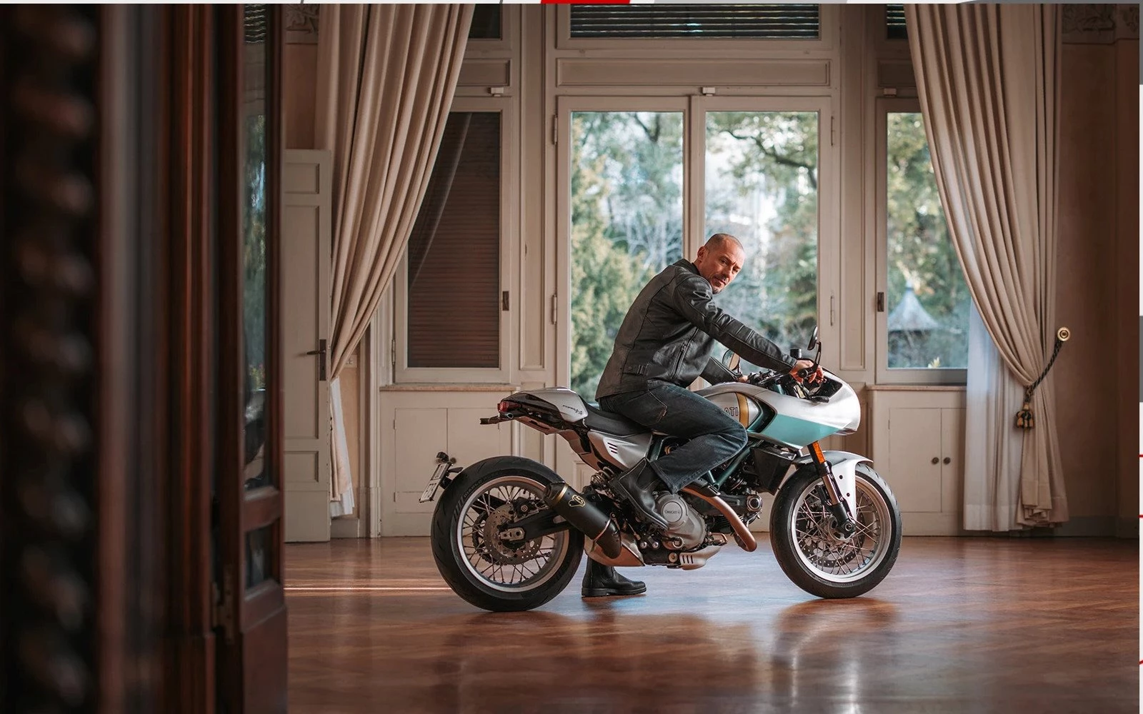 DUCATI WORLD PREMIÈRE