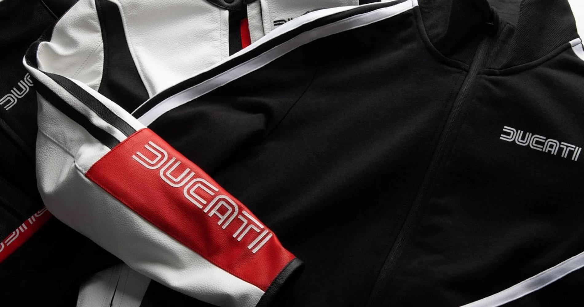 Der ultimative Check für Helm, Kleidung & Schutz für Ducatisti