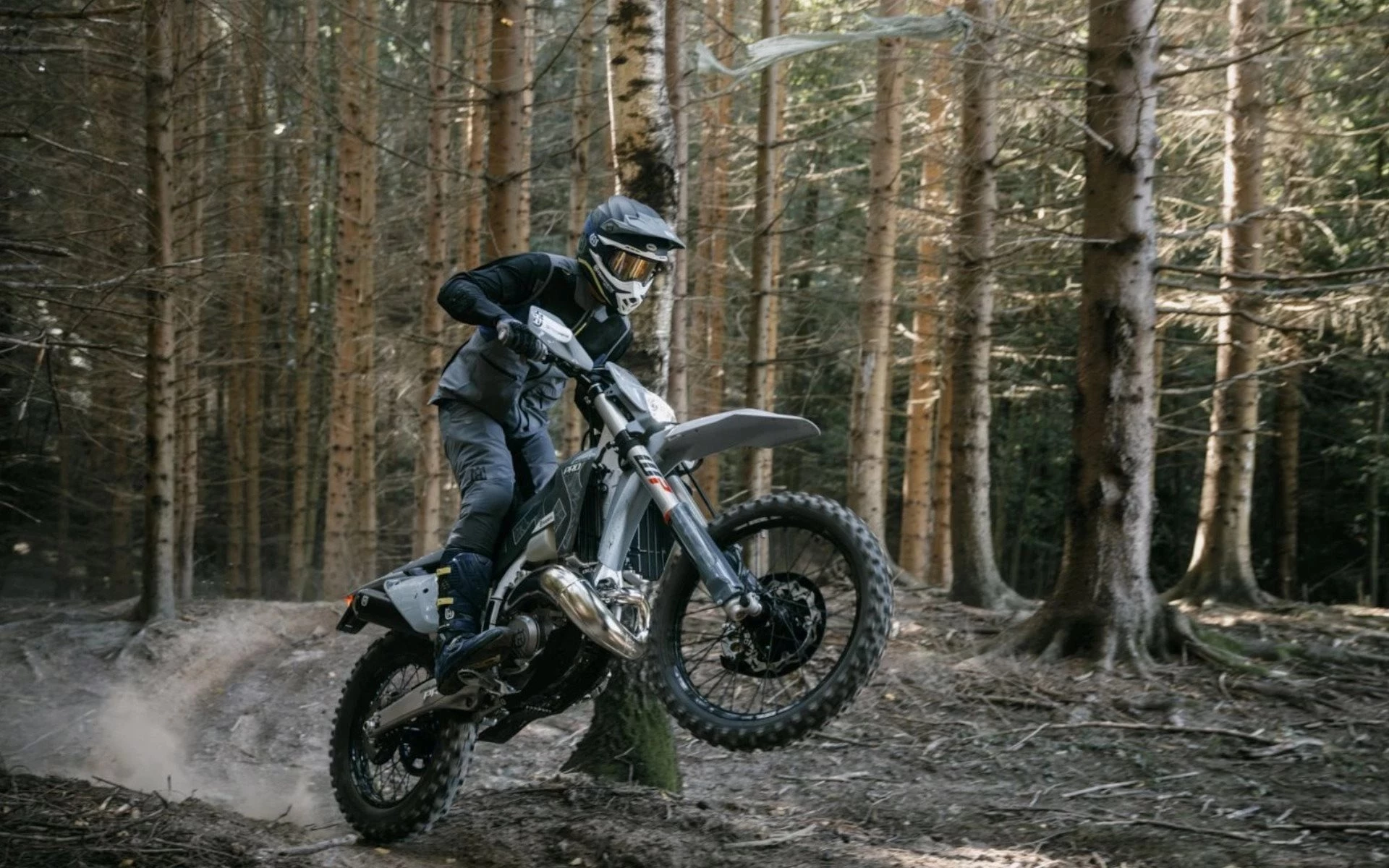 Husqvarna Banner