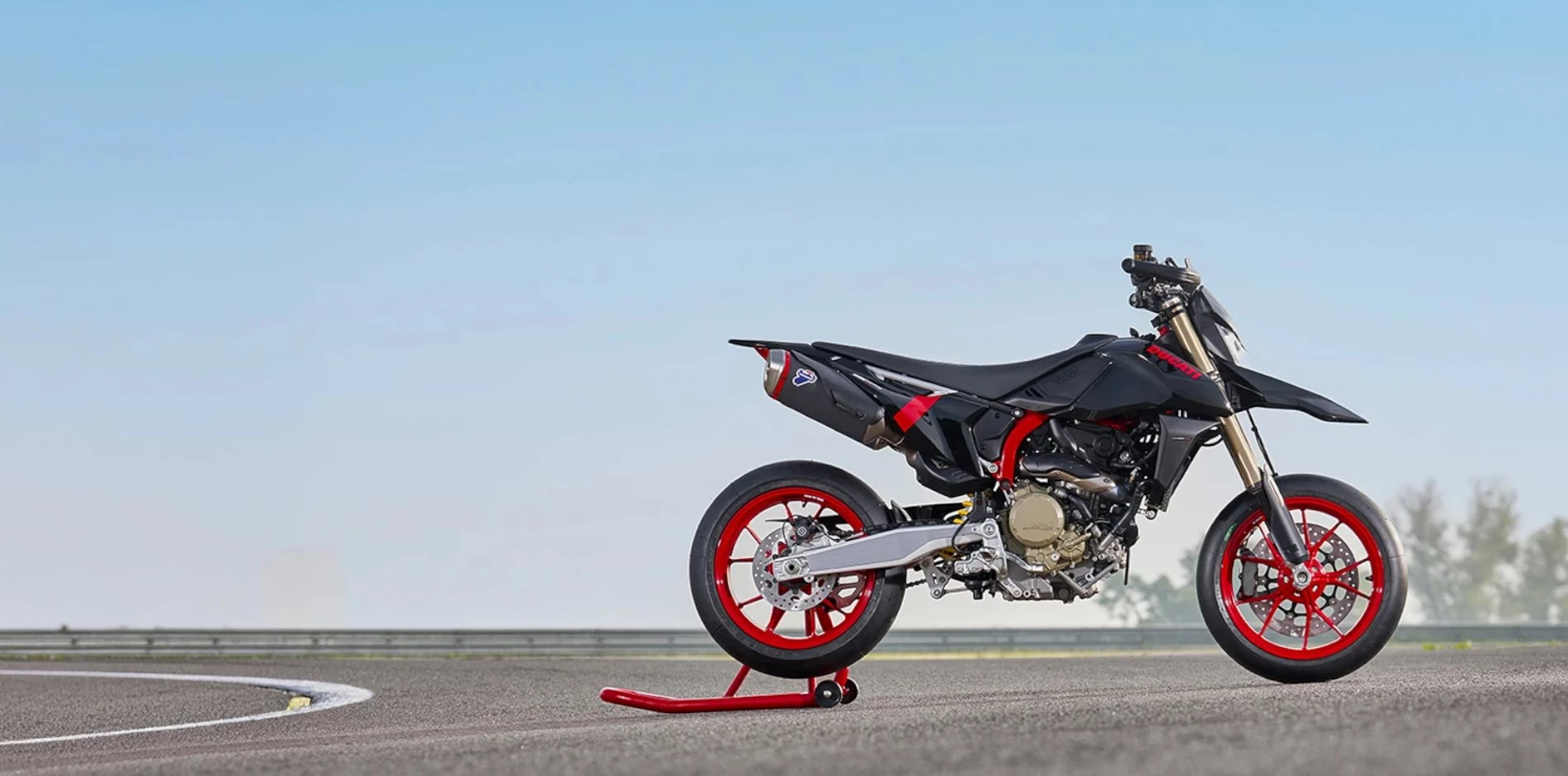 LIVE. PLAY. RIDE.
