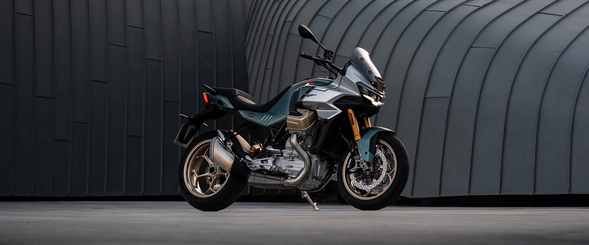 Tritt ein in die Welt von Moto Guzzi und genieße die Vorteile. Mach dich bereit für dein nächstes Abenteuer.
