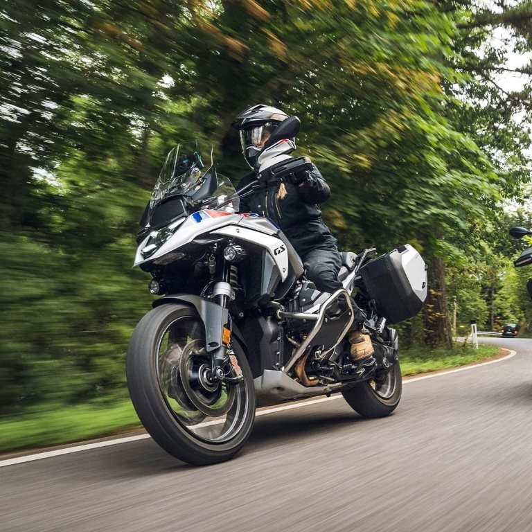 Jetzt mit 2.000 € Zubehör-Bonus auf Lager-Motorräder (>999 ccm), 1.000 € bei Motorrädern unter 999 ccm. Ausgenommen F 450 GS, F 450 R, F 450 RR, CE 02 und CE 04.