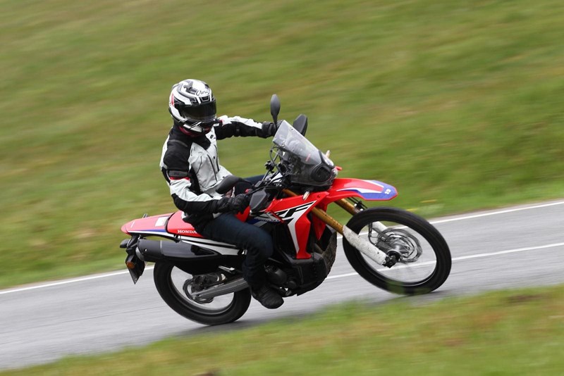 Günstig, leicht und vielseitig: Die kleine Honda CRF Enduro!