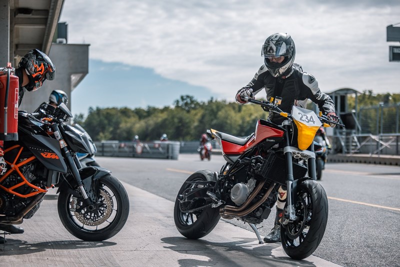 Husqvarna Nuda Rennstrecke Husqvarna Nuda Rennstrecke