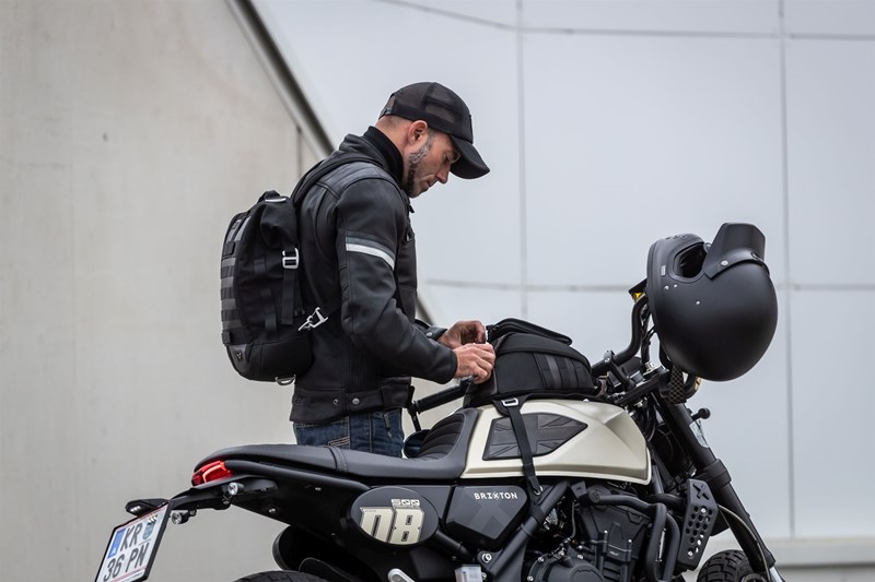 Der Legend Gear Riemen-Tankrucksack. Der Legend Gear Riemen-Tankrucksack.