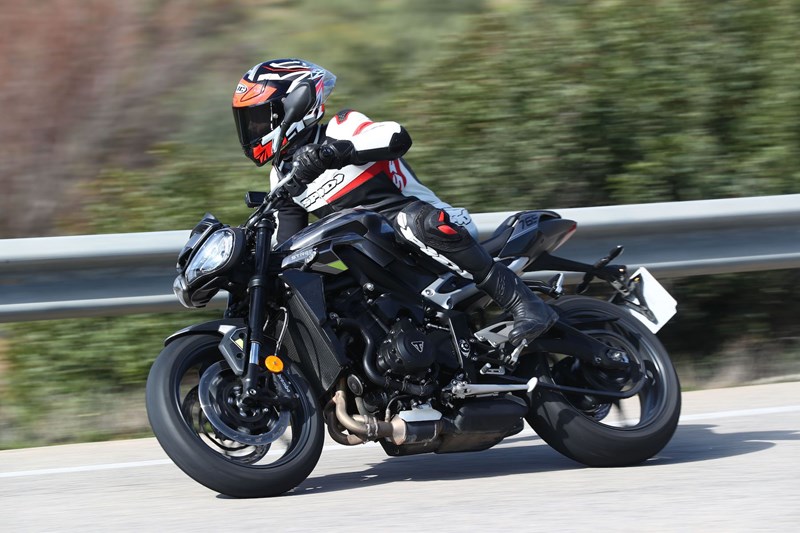 Triumph Street Triple R Test  Triumph Street Triple R Test