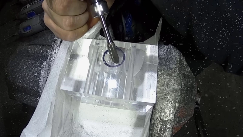 Millimetergenau wurde der Block zurecht gefräst. Millimetergenau wurde der Block zurecht gefräst.