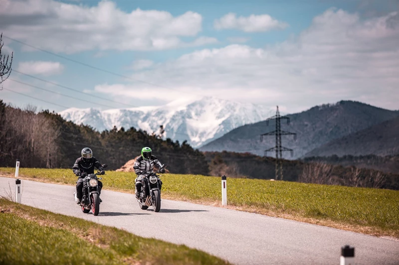 Suzuki SV650 vs. Honda CB650R Suzuki SV650 vs. Honda CB650R