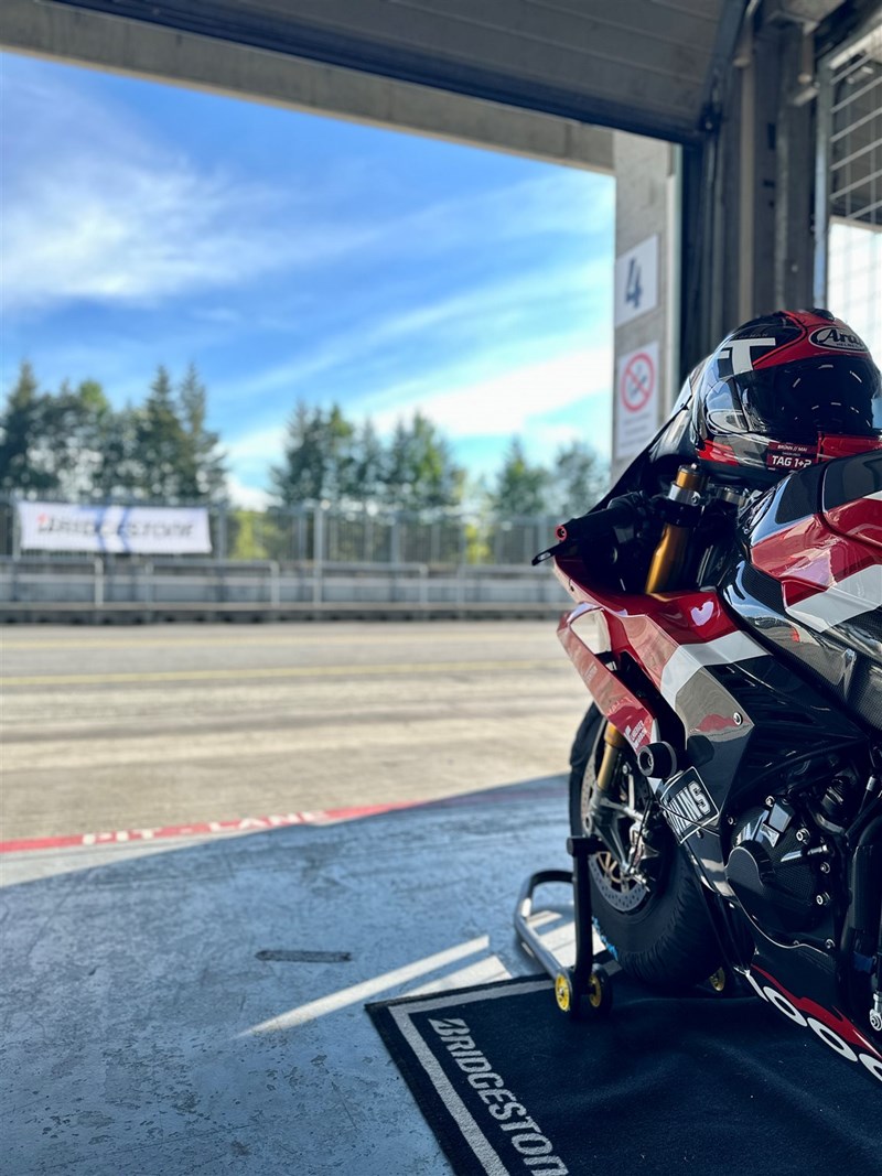 Die NastyBlade bei den 1000PS Bridgestone Trackdays in Brünn Die NastyBlade bei den 1000PS Bridgestone Trackdays in Brünn