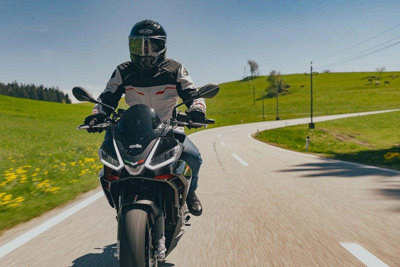 Aprilia Tuono 660 Factory beim Nakedbike Vergleichstest 2023
