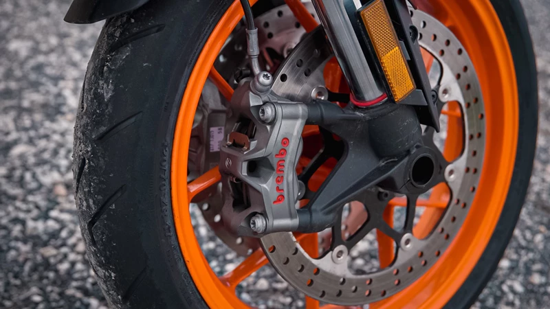 KTM 890 Duke R Bremsen KTM 890 Duke R Bremsen