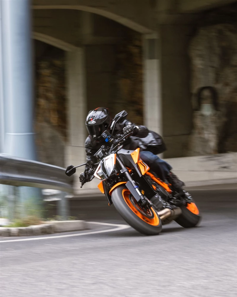 KTM 1290 Super Duke R EVO KTM 1290 Super Duke R EVO