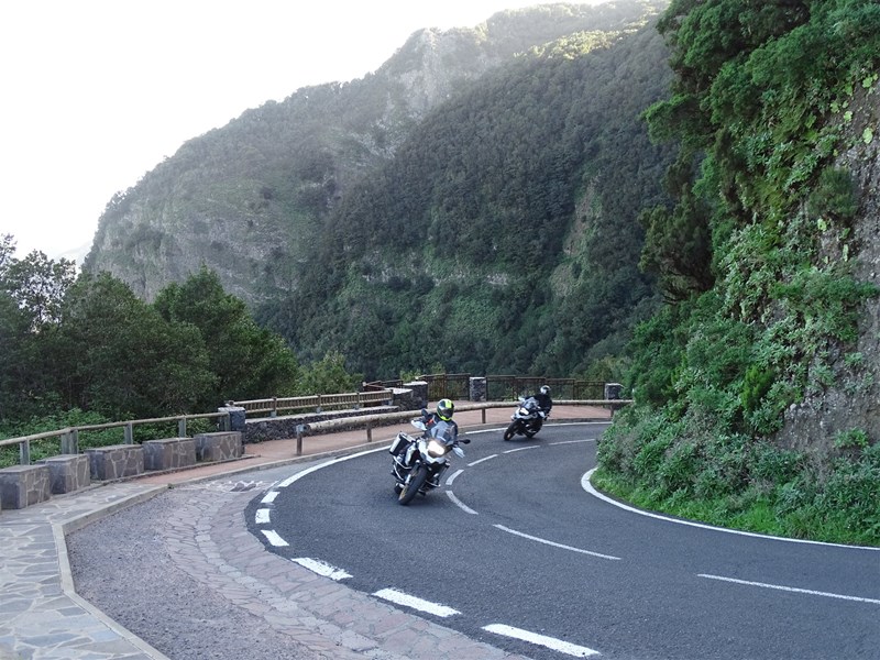 Kurvige Strecken der Kanarischen Inseln