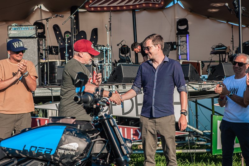 Indian Motorcycle vergibt den Hauptpreis 'FTR Loeb'  Indian Motorcycle vergibt den Hauptpreis 'FTR Loeb'
