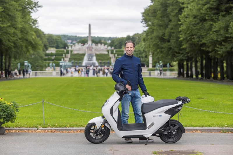 Ausflug in Oslo! Der Honda Elektroroller musste sich bei einer praxistauglichen Testfahrt in und um Oslo beweisen! Ausflug in Oslo! Der Honda Elektroroller musste sich bei einer praxistauglichen Testfahrt in und um Oslo beweisen!