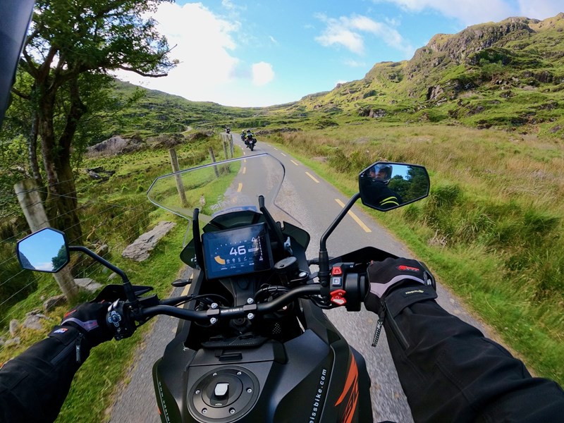 Gemeinsam mit dem Motorrad verreisen! Die DoGet App findet raus, wer von Deinen Freunden dieselbe Reise durchziehen möchte wie Du! Gemeinsam mit dem Motorrad verreisen! Die DoGet App findet raus, wer von Deinen Freunden dieselbe Reise durchziehen möchte wie Du!