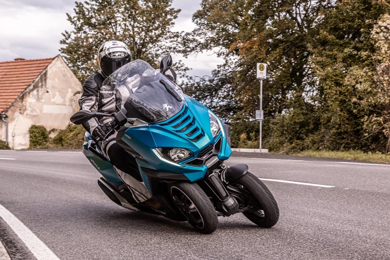 1000PS Top Awards 2023 - Die besten Dreirad-Roller: Peugeot Metropolis 400 1000PS Top Awards 2023 - Die besten Dreirad-Roller: Peugeot Metropolis 400