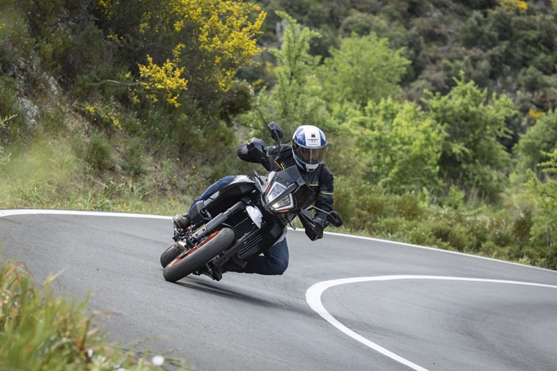 1000PS Top Award 2023 Kategorie Crossover und Sporttourer: