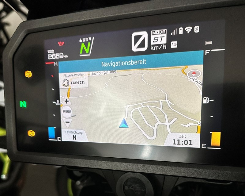Beweisfoto: Es ist mir gelungen die Garmin Motorize App ins Display der Yamaha zu kriegen! 