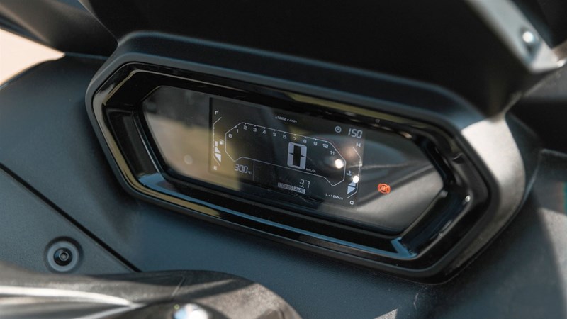 Das Display des Yamaha XMAX 300 ist gut, aber nichts besonderes.