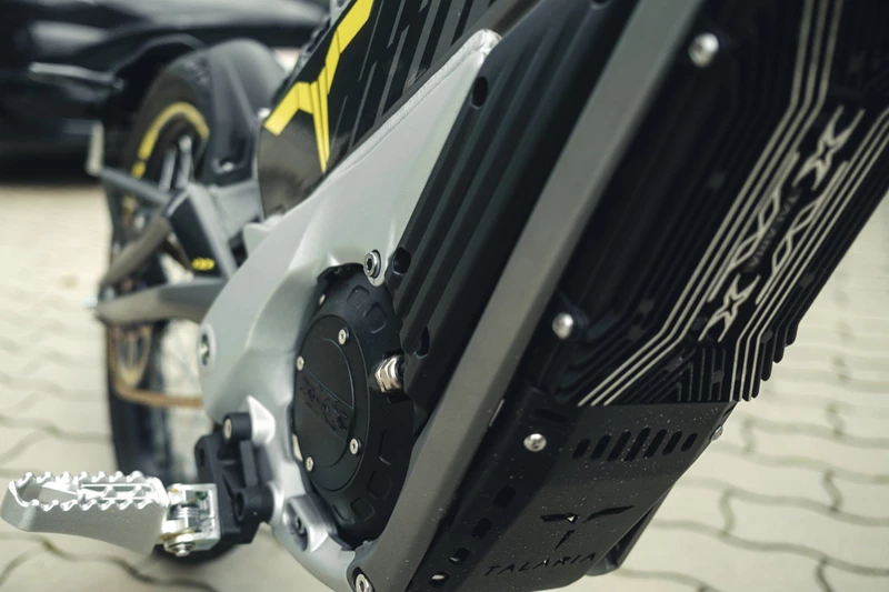 Test Talaria XXX Test Talaria XXX