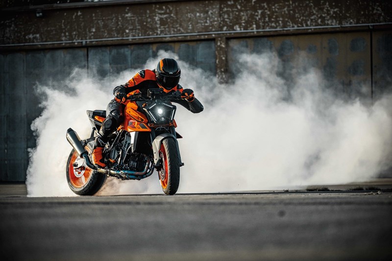 Die neue KTM 990 Duke.