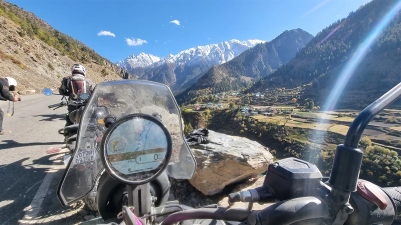 3D-Navigation über das TripperDash der Royal Enfield Himalayan 2024 3D-Navigation über das TripperDash der Royal Enfield Himalayan 2024