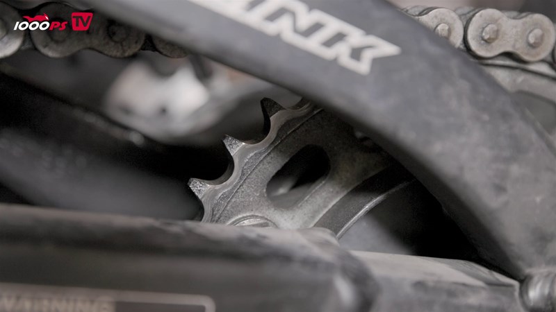 Dieses Ritzel ist zwar gebraucht aber noch im guten Zustand. Man erkennt ein klares Dach und eine regelmäßige Abnutzung.