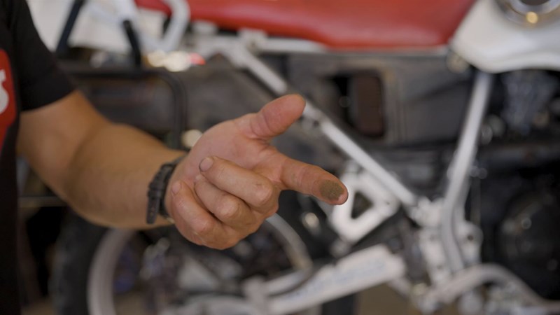 Motorrad Luftfilter tauschen und reinigen