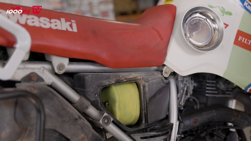 Motorrad Luftfilter tauschen & reinigen