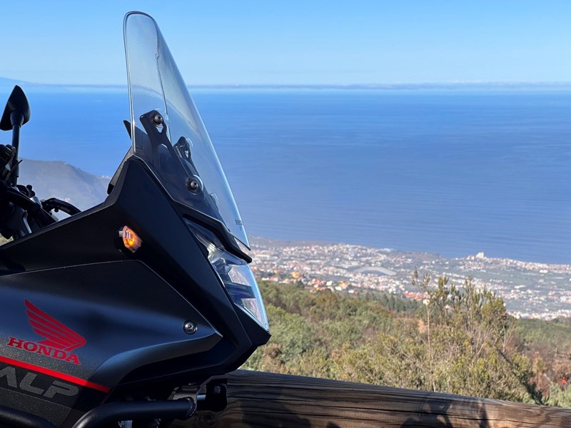 Tolle Ausblicke auf die Orte warten entlang der Touren auf der Nordeflanke vom Teide