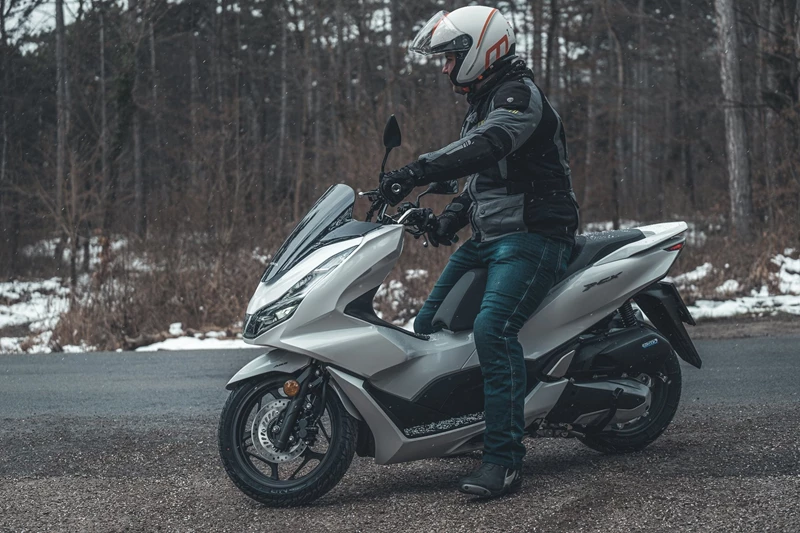 Der Honda PCX 125 Der Honda PCX 125