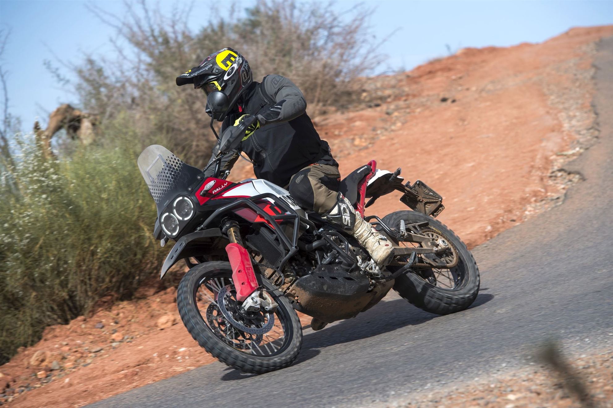 Die Ergonomie auf der Ducati DesertX Rally.