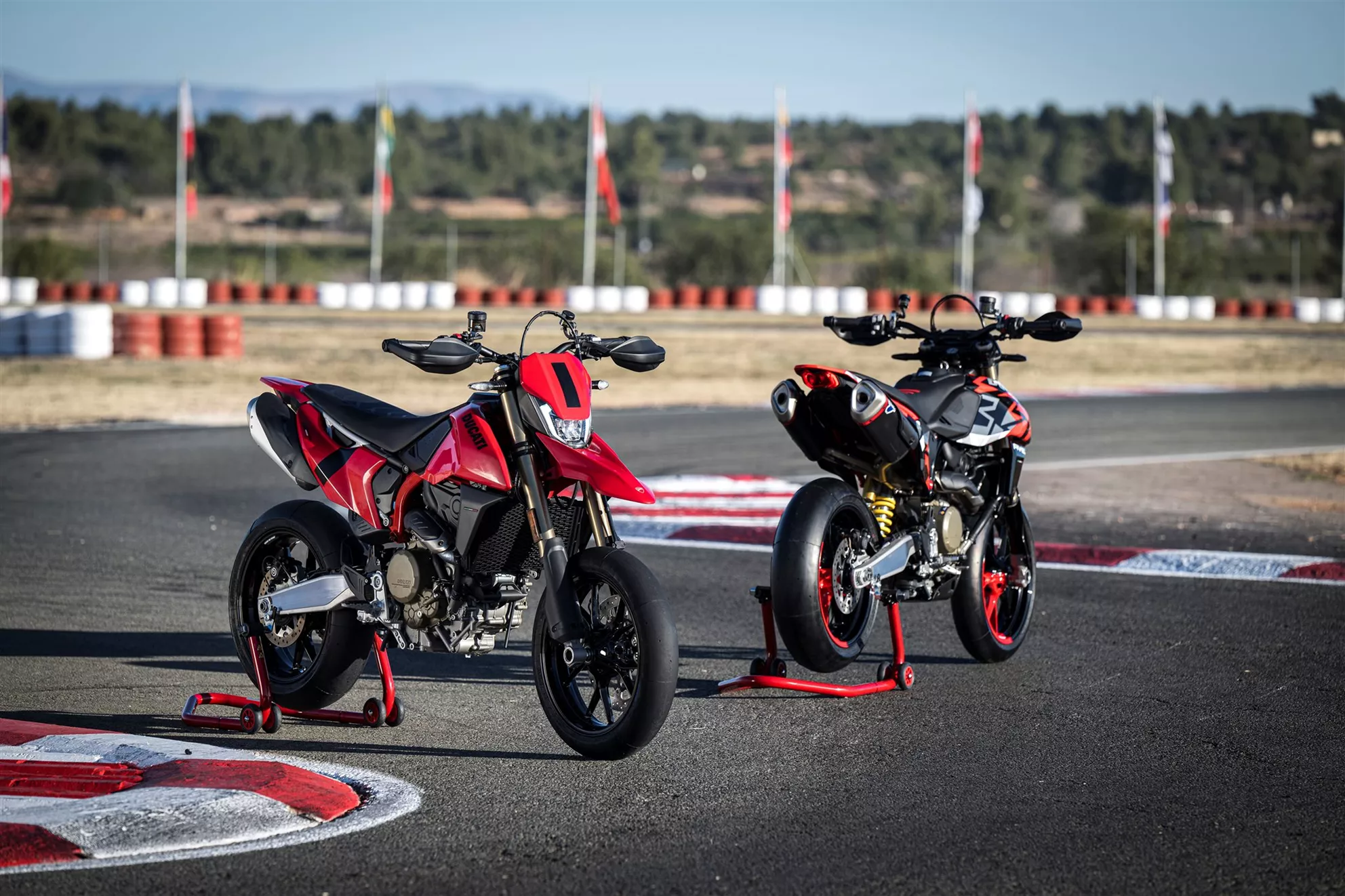 Ducati Hypermotard 698 Mono & 698 Mono RVE