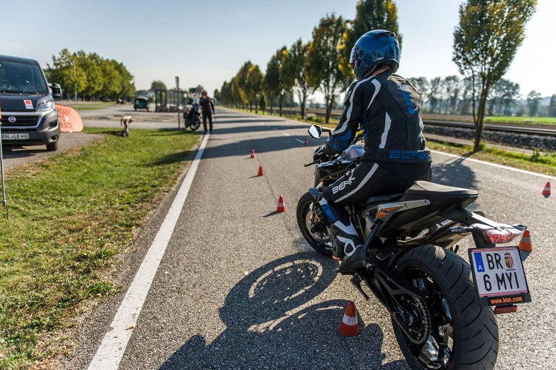 Besonders zu Saisonstart sind Sicherheitstrainings wertvoll.